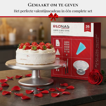 Rednas taartplateau 35-delige set in luxe cadeauverpakking, perfect om te geven als bakcadeau voor feestdagen of speciale momenten.